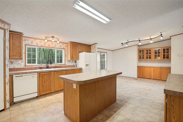 1229 Sandy Oaks Road, Quinlan, TX 75474