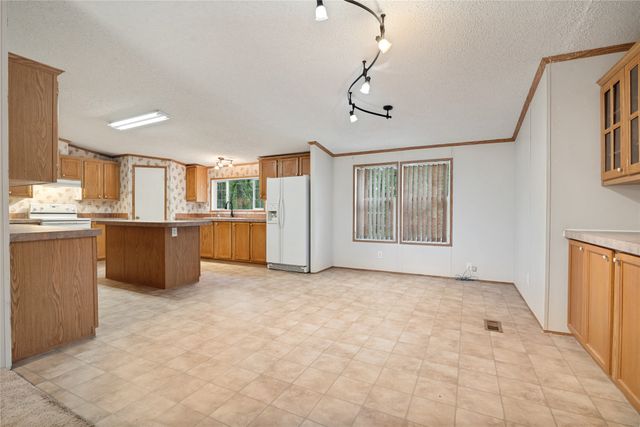 1229 Sandy Oaks Road, Quinlan, TX 75474