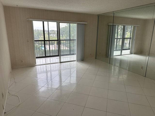 7286 Huntington Lane 303, Delray Beach, FL 33446