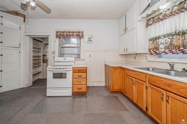 210 W 2nd Street, Junction City, KS 66441