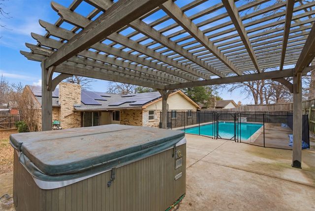 3736 Walnut Drive, Bedford, TX 76021