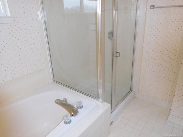 2000 Twin Sun Circle, Walled Lake, MI 48390