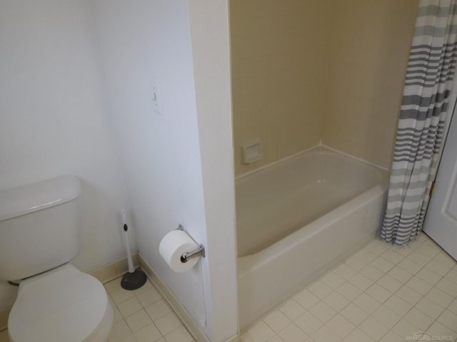 2000 Twin Sun Circle, Walled Lake, MI 48390