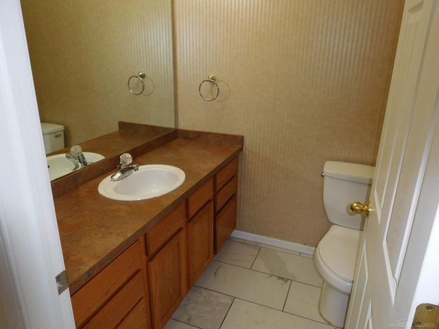 2000 Twin Sun Circle, Walled Lake, MI 48390