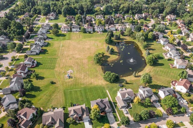 2000 Twin Sun Circle, Walled Lake, MI 48390