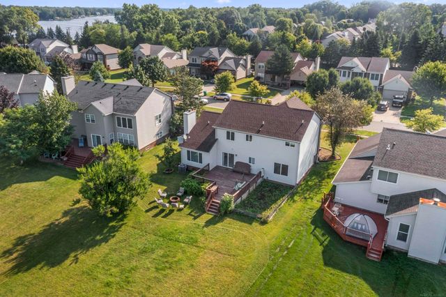 2000 Twin Sun Circle, Walled Lake, MI 48390