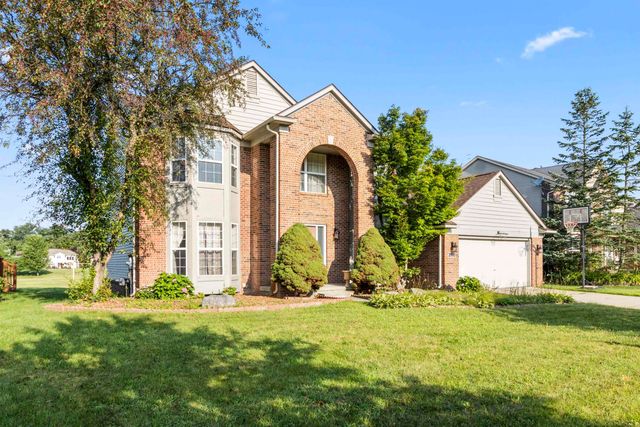 2000 Twin Sun Circle, Walled Lake, MI 48390