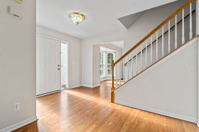 2000 Twin Sun Circle, Walled Lake, MI 48390