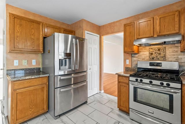 2000 Twin Sun Circle, Walled Lake, MI 48390