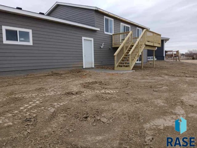 2512 N Bent Grass Ct Court, Sioux Falls, SD 57107