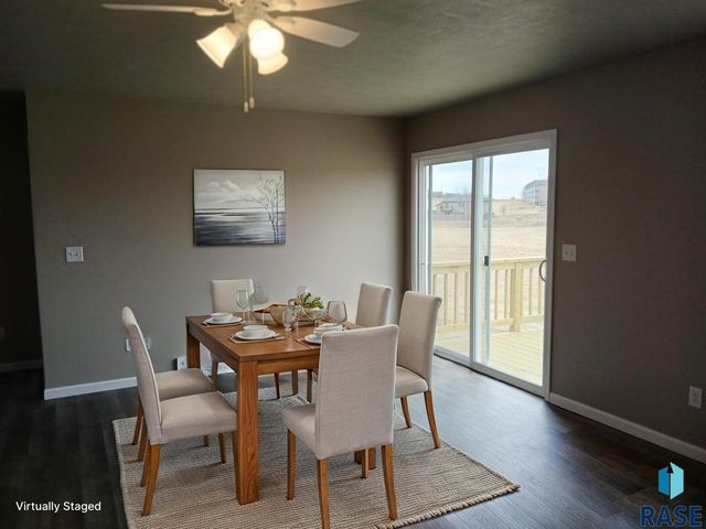 2512 N Bent Grass Ct Court, Sioux Falls, SD 57107