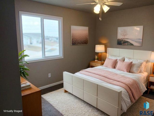 2512 N Bent Grass Ct Court, Sioux Falls, SD 57107