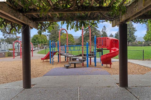 1207 1207 Cornell Ave, Berkeley, CA 94706