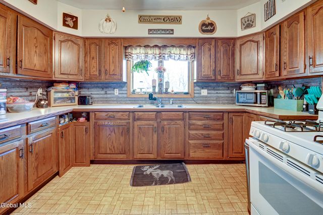 176 Florida Avenue, Amsterdam, NY 12010