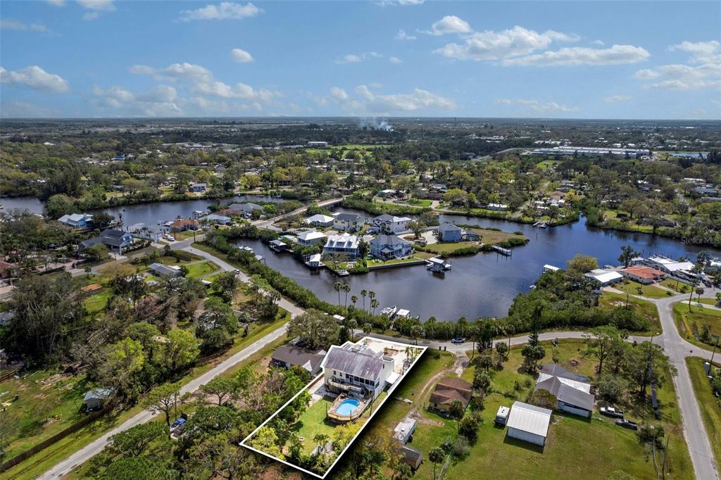 503 1ST AVENUE NW, Ruskin, FL 33570