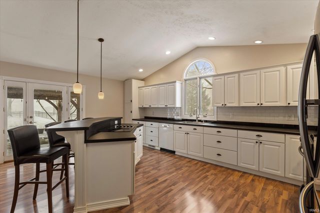 52060 Falcon Chase Drive, Granger, IN 46530