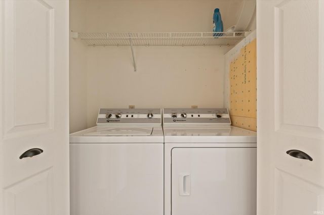 52060 Falcon Chase Drive, Granger, IN 46530