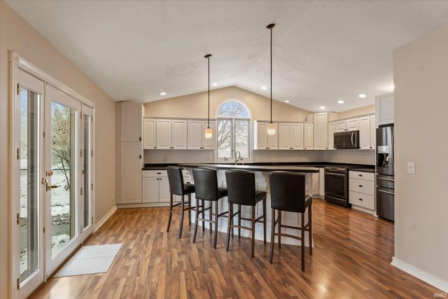 52060 Falcon Chase Drive, Granger, IN 46530