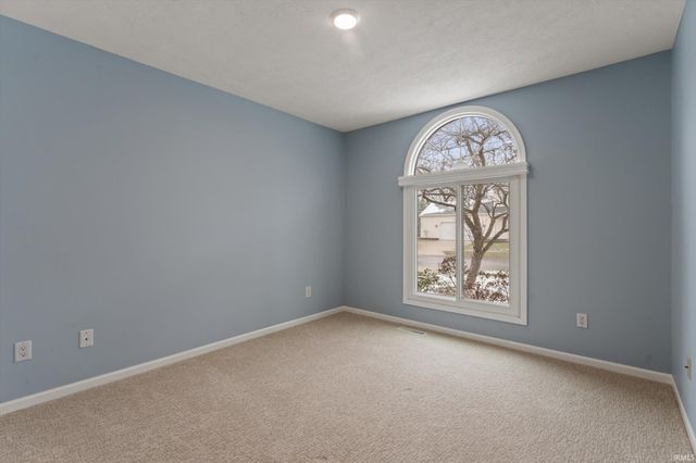 52060 Falcon Chase Drive, Granger, IN 46530