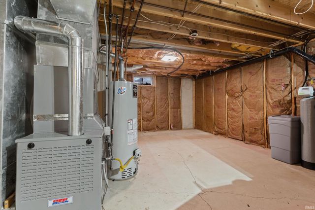 52060 Falcon Chase Drive, Granger, IN 46530