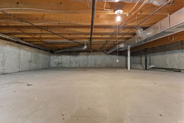 52060 Falcon Chase Drive, Granger, IN 46530