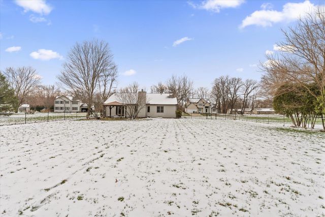 52060 Falcon Chase Drive, Granger, IN 46530