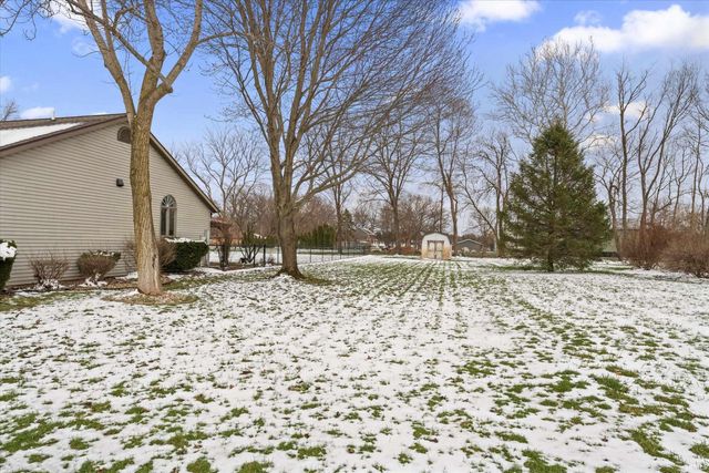 52060 Falcon Chase Drive, Granger, IN 46530