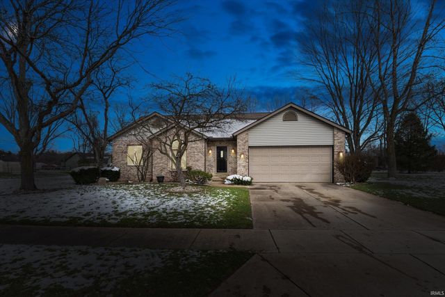 52060 Falcon Chase Drive, Granger, IN 46530