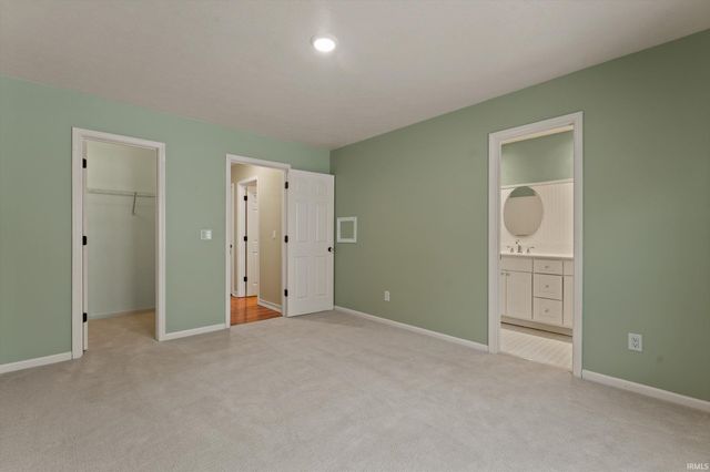 52060 Falcon Chase Drive, Granger, IN 46530