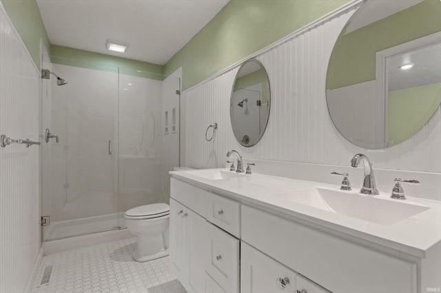 52060 Falcon Chase Drive, Granger, IN 46530