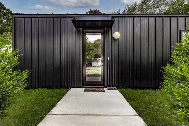 13892 Rea Avenue, Chikaming Twp, MI 49115