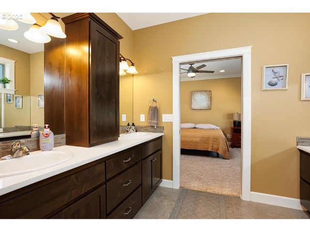 1145 N 1ST Ave, Ridgefield, WA 98642