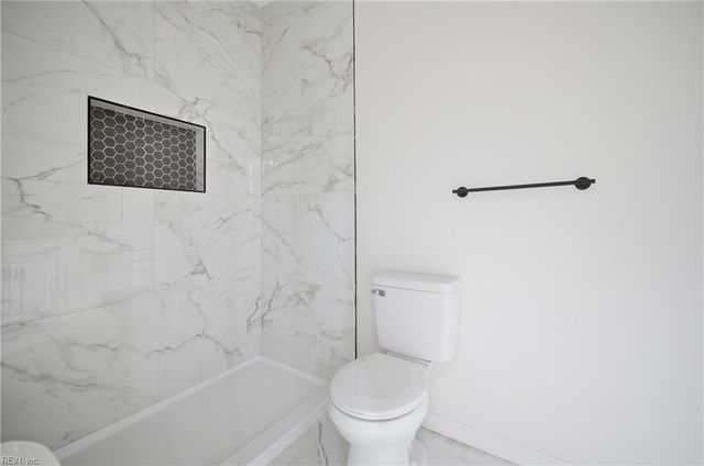 1526 Delevan ST, Norfolk, VA 23523