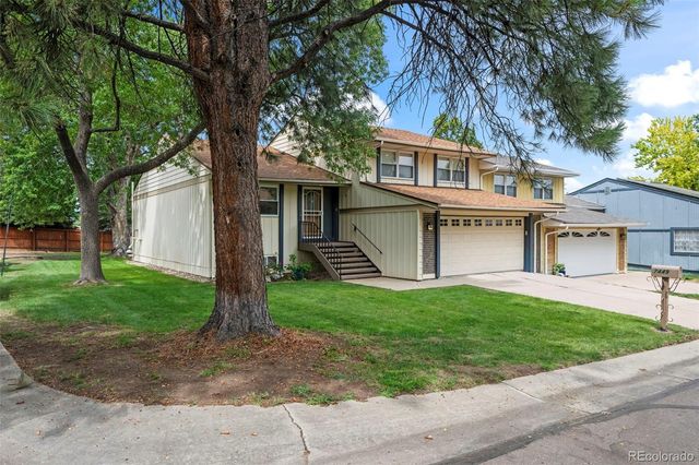 7449 W Maple Drive, Lakewood, CO 80226