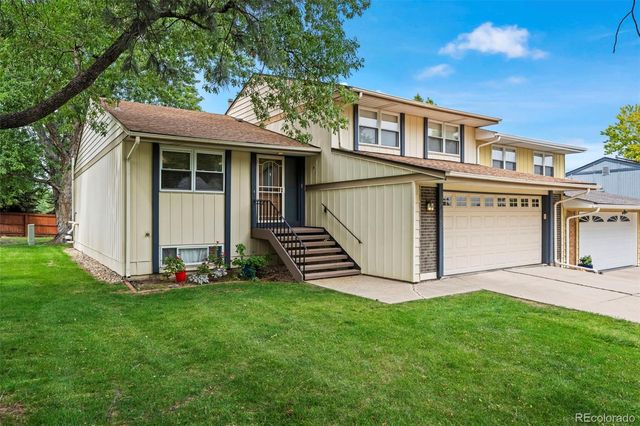 7449 W Maple Drive, Lakewood, CO 80226