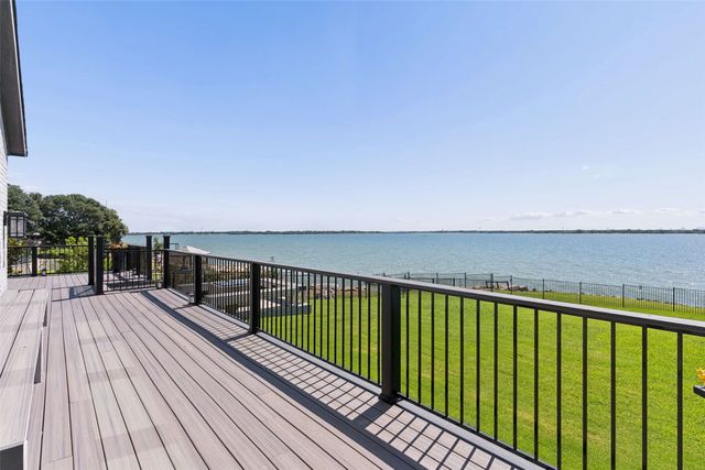 870 Highridge Drive, Lakewood Village, TX 75068