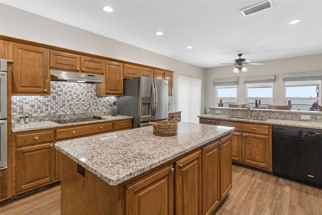 870 Highridge Drive, Lakewood Village, TX 75068