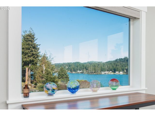 1495 Ne LAKE Dr, Lincoln City, OR 97367