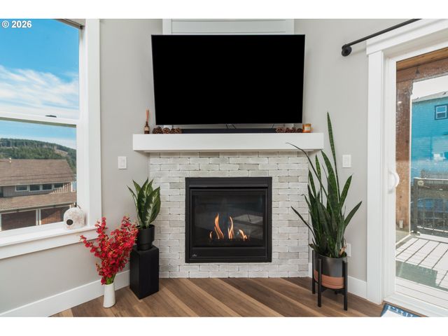 1495 Ne LAKE Dr, Lincoln City, OR 97367