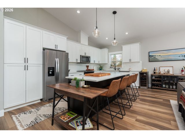 1495 Ne LAKE Dr, Lincoln City, OR 97367