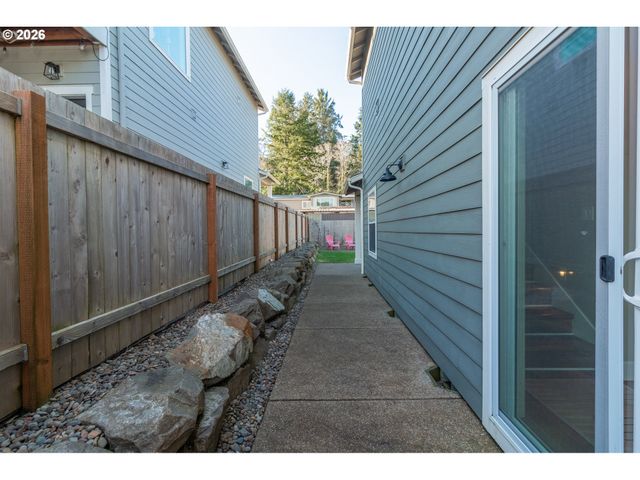 1495 Ne LAKE Dr, Lincoln City, OR 97367
