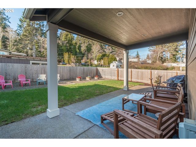 1495 Ne LAKE Dr, Lincoln City, OR 97367