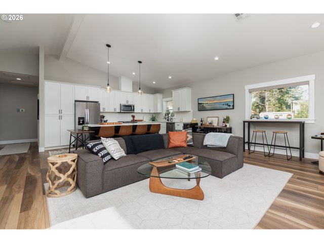 1495 Ne LAKE Dr, Lincoln City, OR 97367