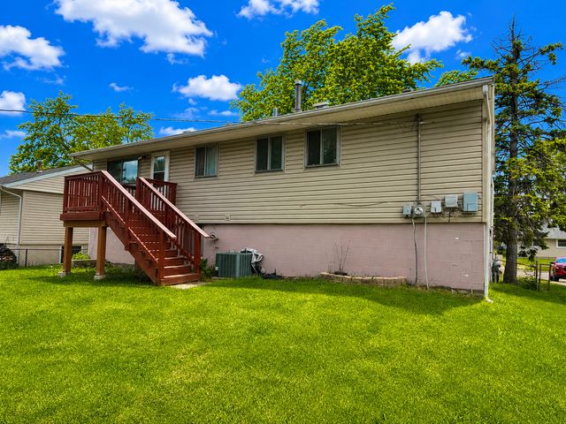 815 Oriole Drive, Streamwood, IL 60107