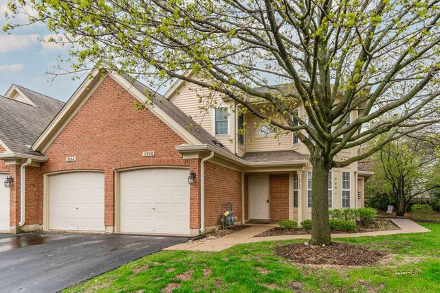 520 Palm Court B, Crystal Lake, IL 60014