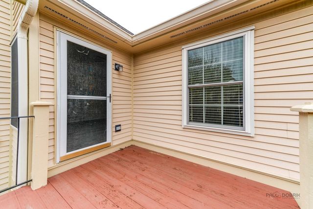 520 Palm Court B, Crystal Lake, IL 60014