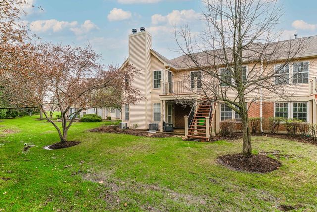 520 Palm Court B, Crystal Lake, IL 60014