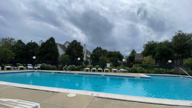 520 Palm Court B, Crystal Lake, IL 60014