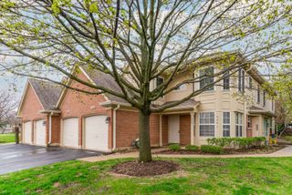 520 Palm Court B, Crystal Lake, IL 60014