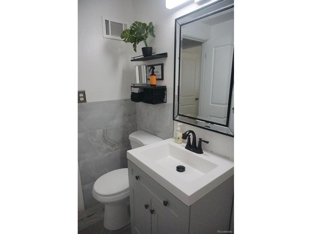 3113 W Jefferson Ave, Englewood, CO 80110